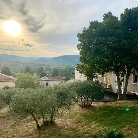 Grand T1 + Belle Terrasse Au Coeur De La Provence *