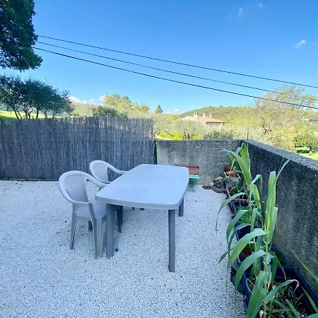 アパート Grand T1 + Belle Terrasse Au Coeur De La Provence グレウー・レ・バン